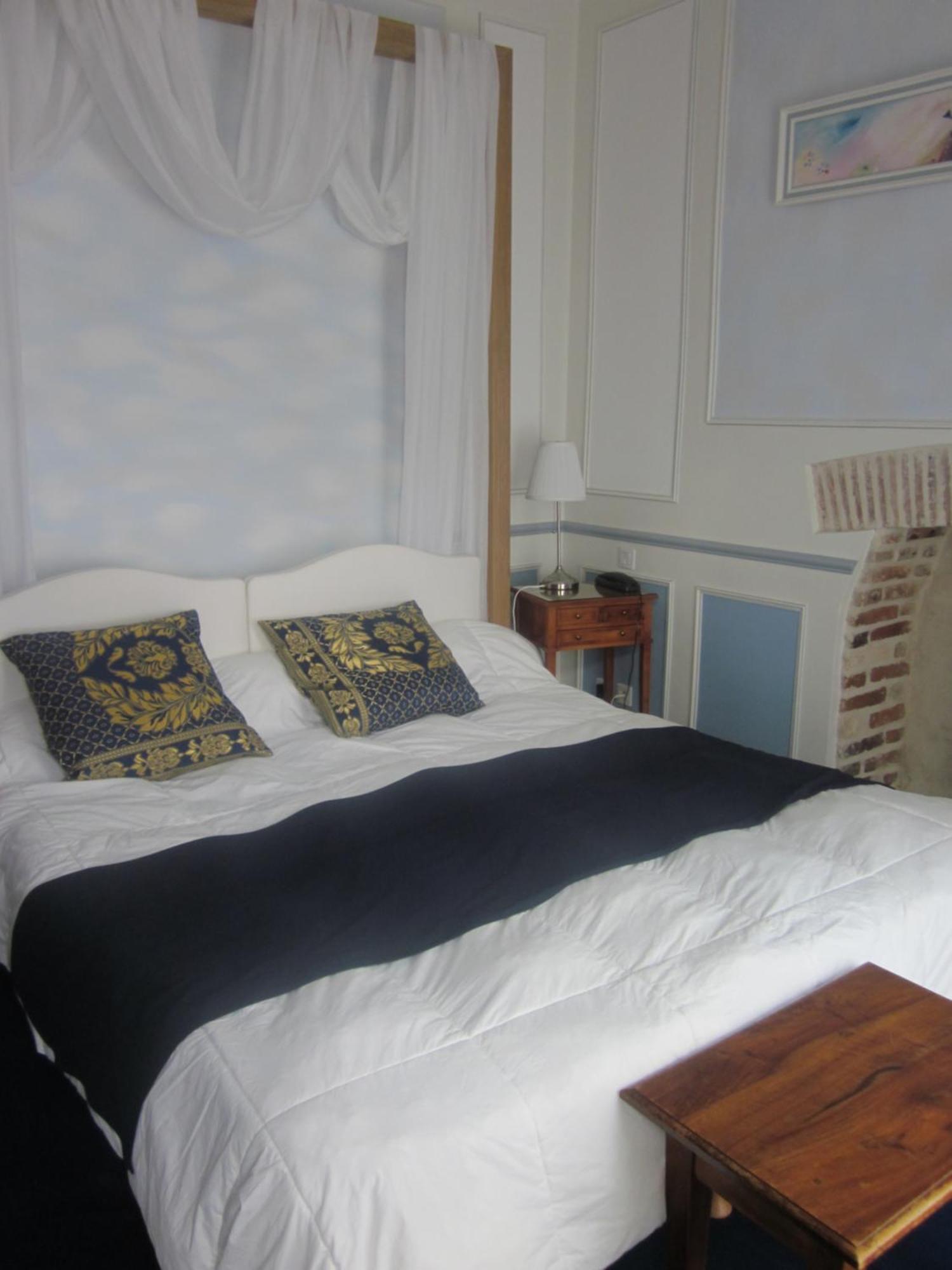 Hotel La Cognette A 25 Kilometres De Chateauroux Et 30 Kilometres De Bourges Issoudun Ngoại thất bức ảnh